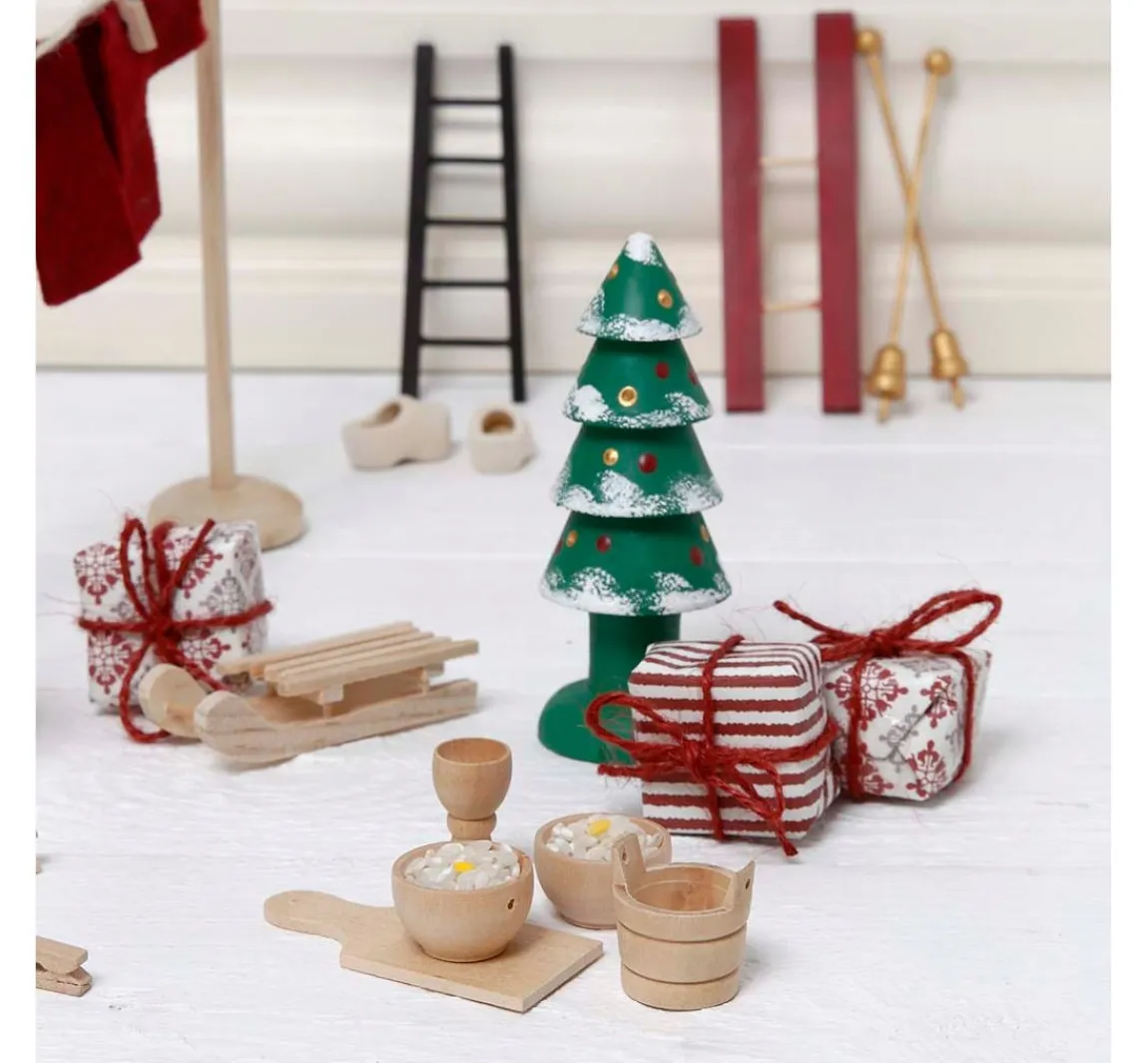 New creativ company Bastelset Wichteltür "Elf Door"