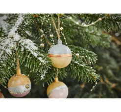 New creativ company Holz-Weihnachtskugel