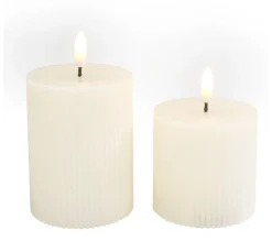 Discount ohne Marke LED-Echtwachskerze "Gerillt", 2er Set, mit Timer 6/18 Std.