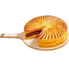 Discount HobbyFun Miniatur Kuchen auf Holzbrett