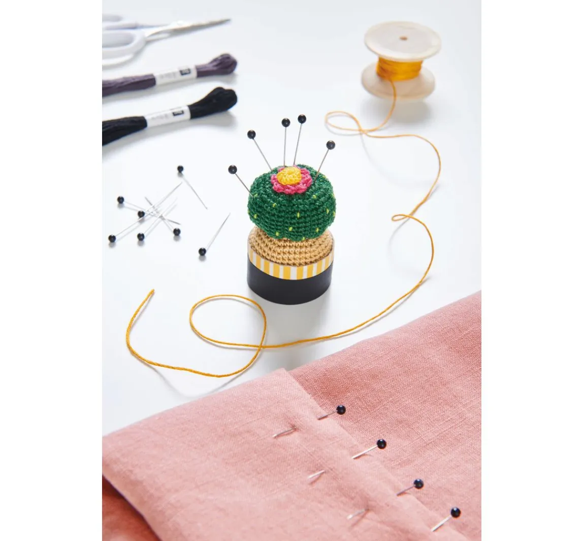 Rico Design Essentials Crochet
