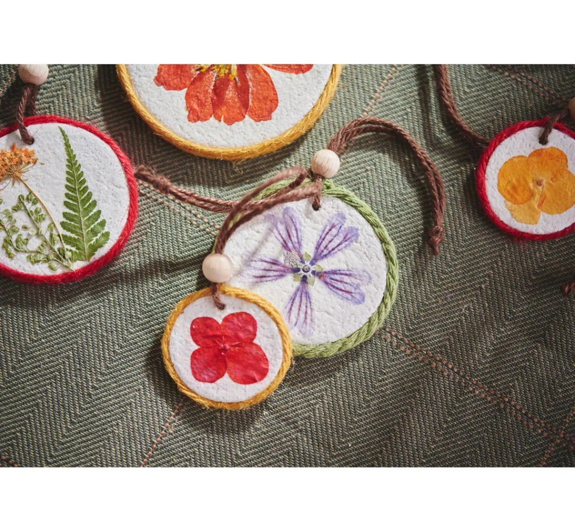 Online Rico Design Mix Set gepresste Blüten "Rosa Violett"