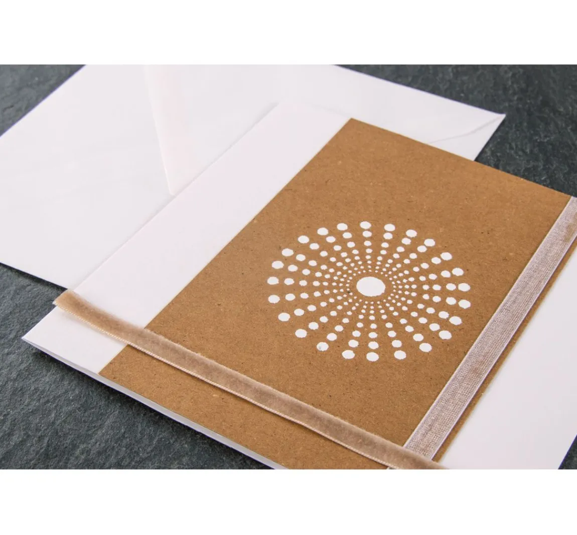 Discount Rayher Schablone "Dots", A5