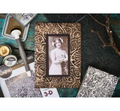 New Sizzix A5 Prägeschablone "Engraved by Tim Holtz"