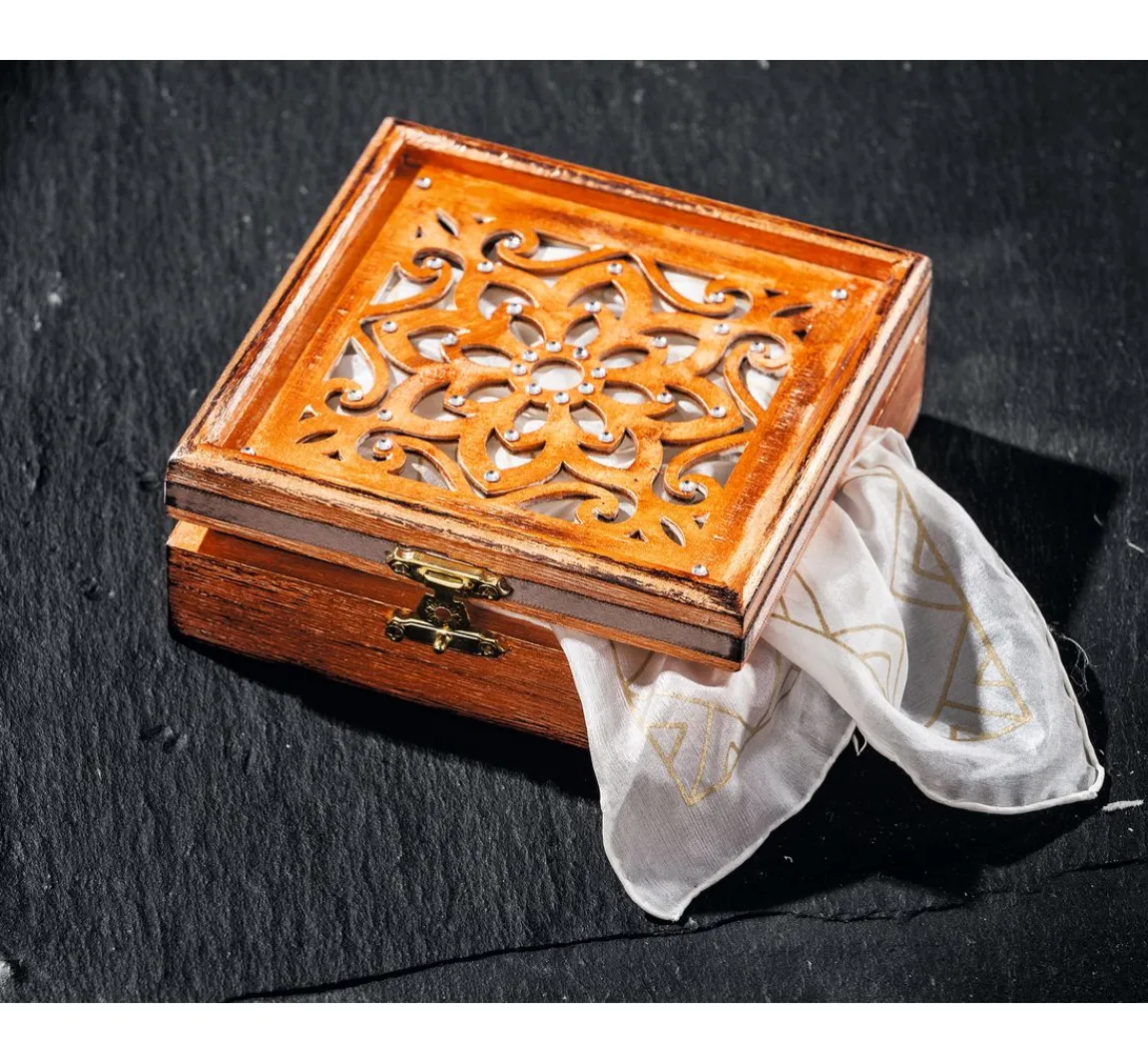 New VBS Holzkasten "Ornament-Blume"